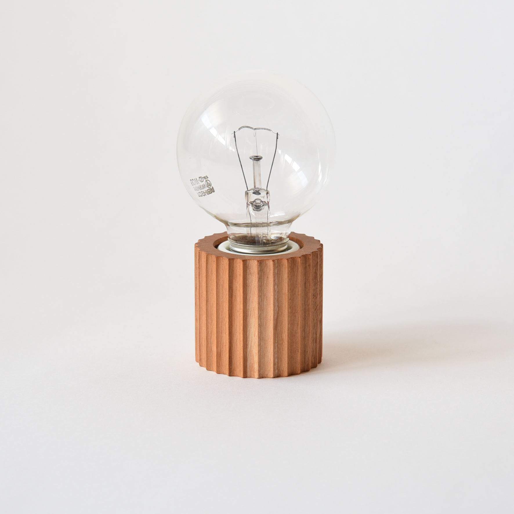 ブラケットライトW E26 | YARN