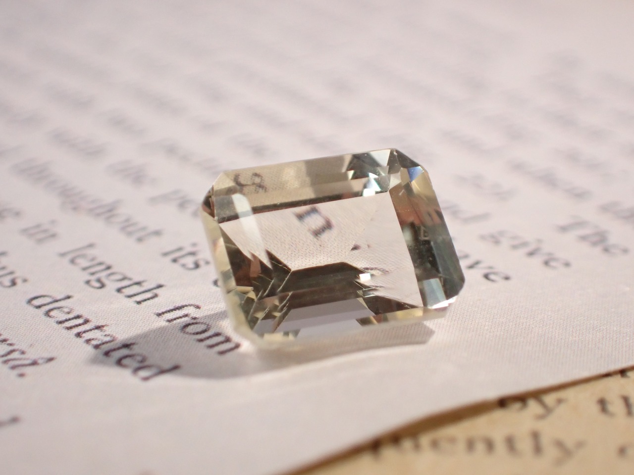 ゴールデンラブラドライト　2.35ct　[C13‐374]