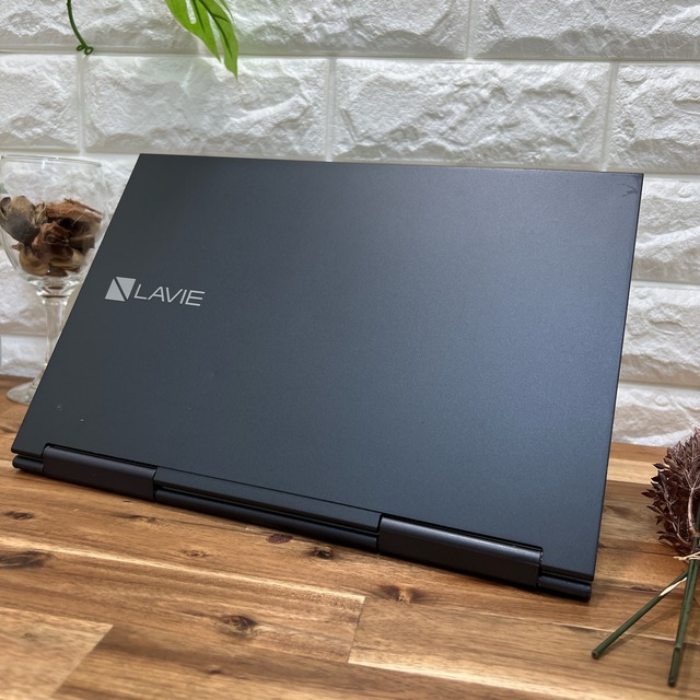 NEC LAVIE 2in1☘️Corei5第7世代☘️SSD256GB/メモリ8G | ほんぽくんのPC