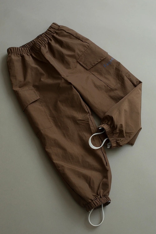 《Façade》SGABELLO WINDBREAKER PANTS / COFFEE