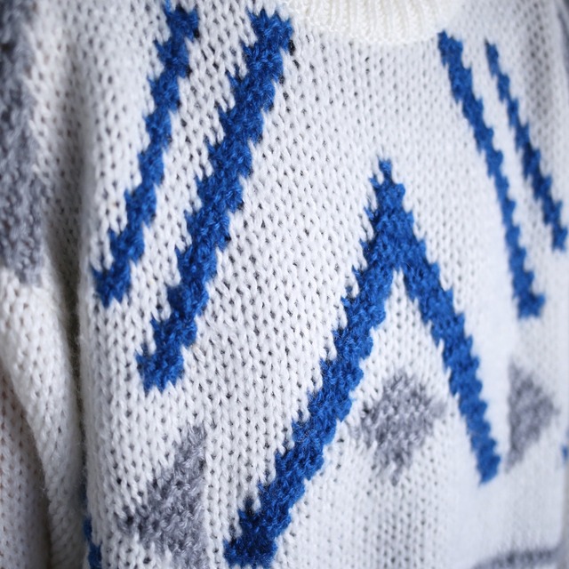 white base geometry good coloring pattern low gauge knit sweater