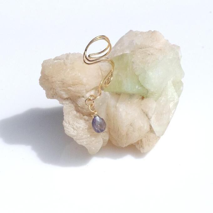 【一点物】✦⋆.すみれの花咲く頃⋆.アイオライトティアドロップシェイプイヤーカフ⋆.·サージカルステンレス⋆.·✦