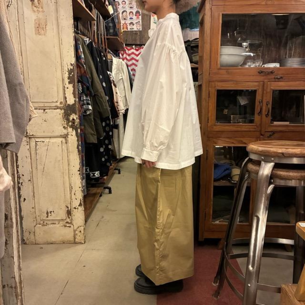 UNIVERSAL SEVEN Natural Typewriter Italian Filet Lace Ruffle Blouse, White, White, Long Sleeve, Cotton