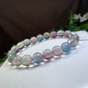 7.うる艶フローライト・ブレスレット