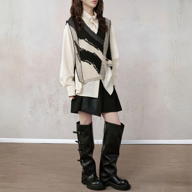 Abstract border V-neck knit vest C1605