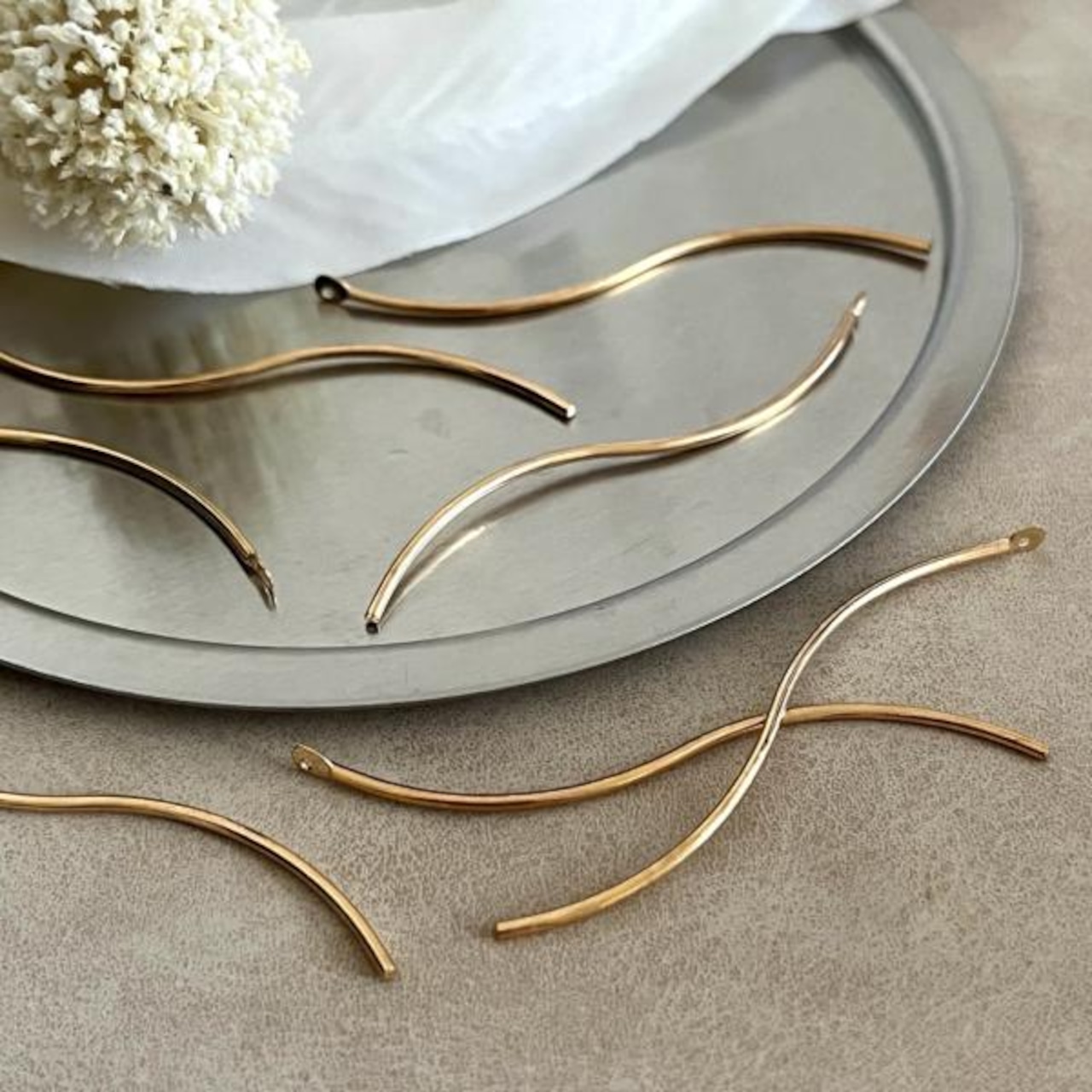 【4pcs】ツイストゴールドチャームc