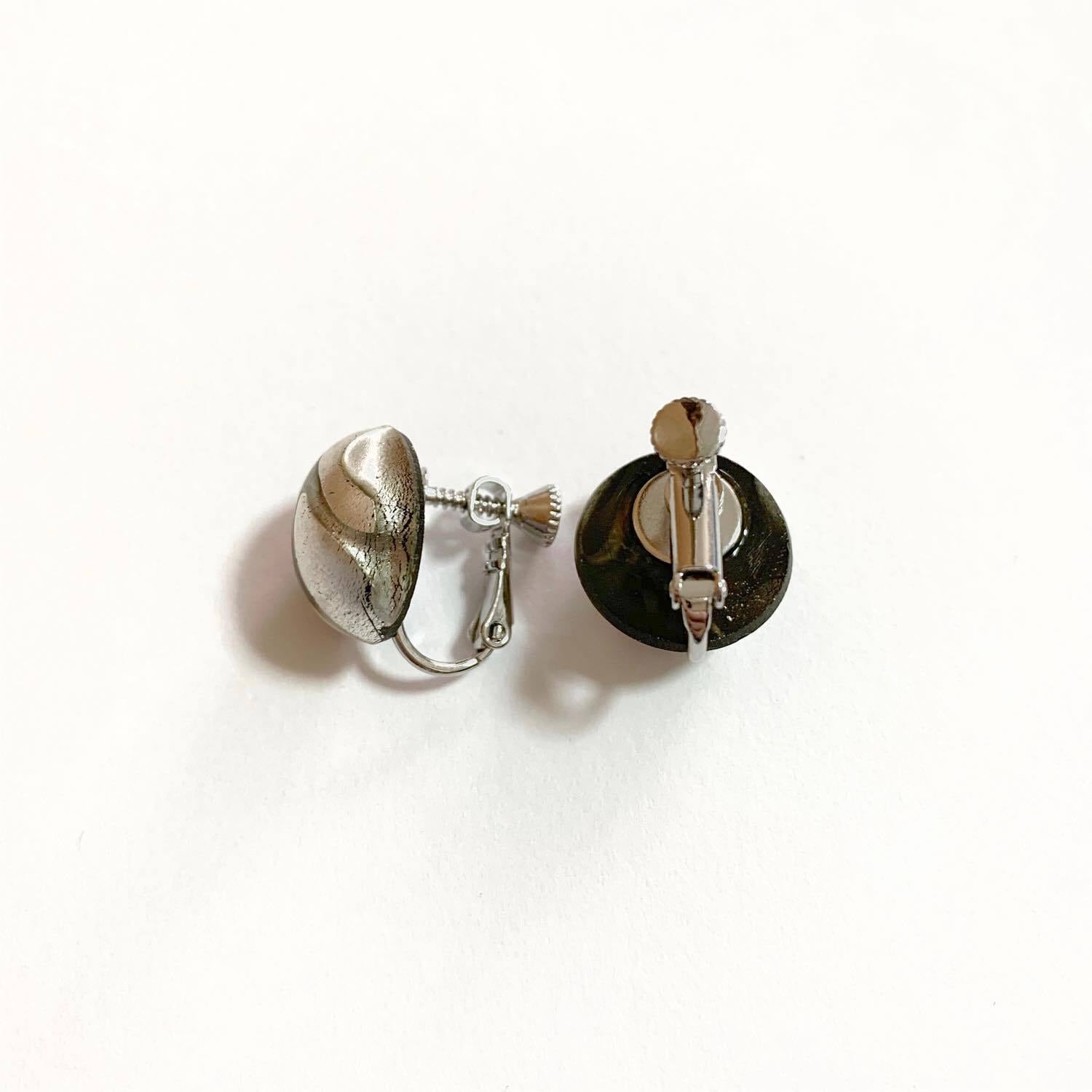 再入荷〉チェコ雲模様ガラスカボションの〈ピアス/イヤリング〉 | Dua