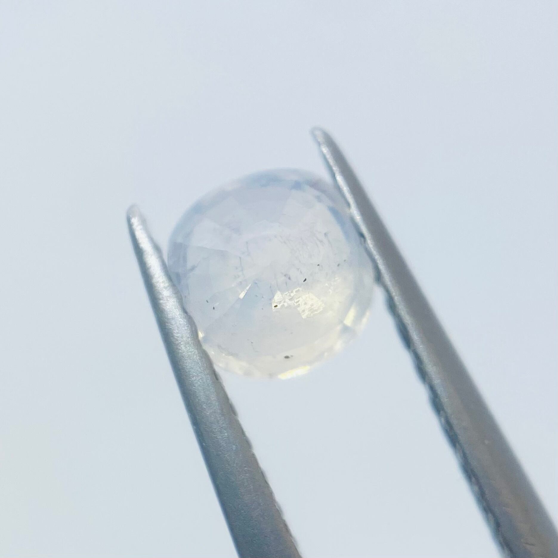 純白　シルキーサファイア