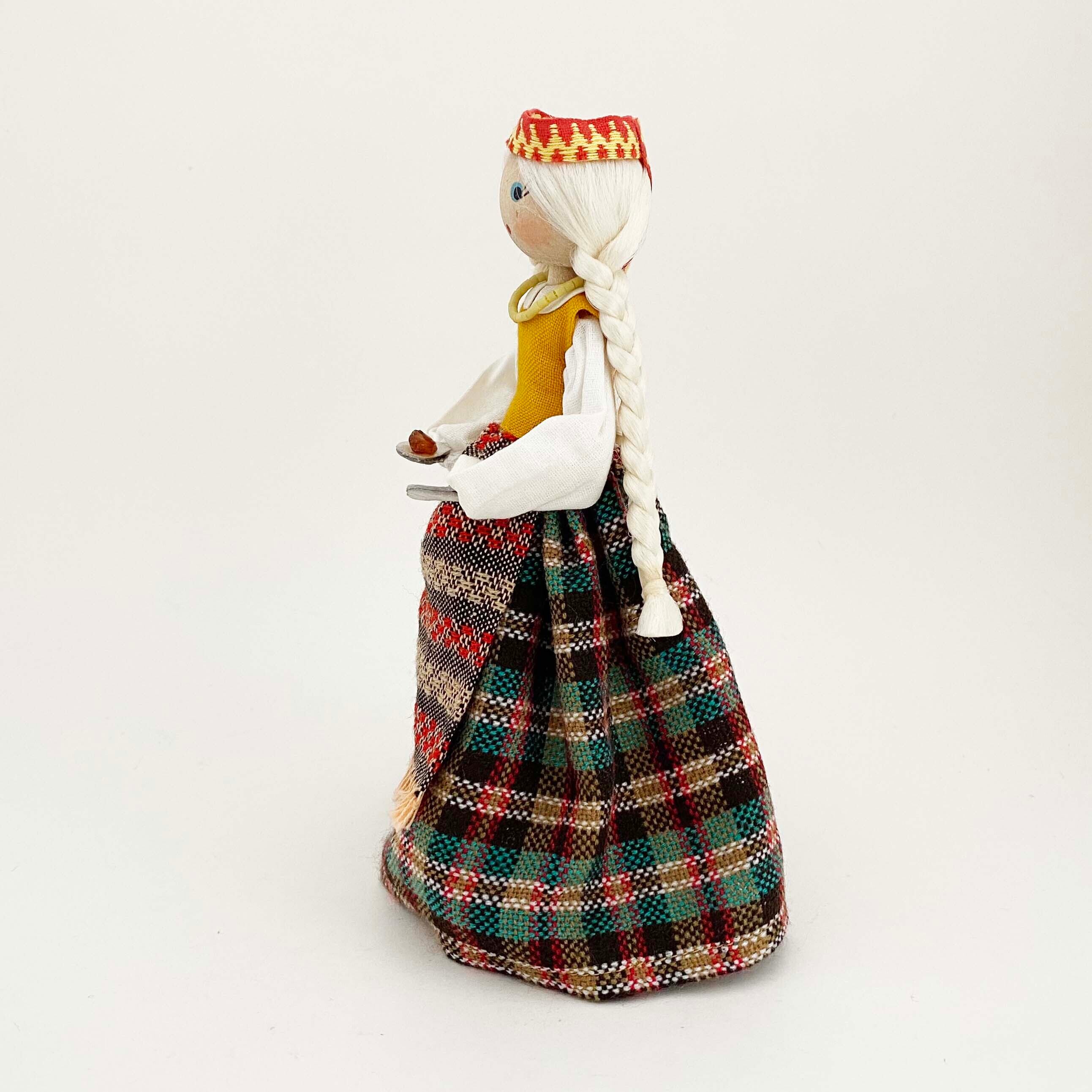 リトアニアの民族人形 ANDO製ヴィンテージ(黄色のベスト)