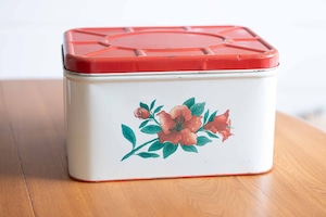 落ち着いた赤い花柄　ブレッド（Tin ブリキ）缶　趣味のお道具入れに最適！　その１