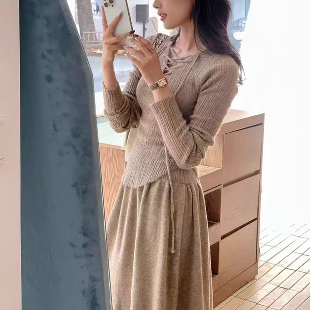 【set】Vネックニットトップス×ロングスカートセット Q6385