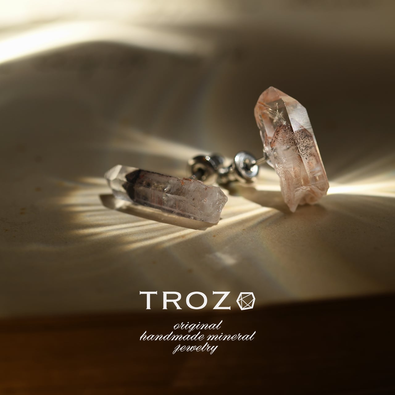 ヘマタイトインクォーツ | TROZO 鉱物原石の天然石アクセサリー ヘマタイトインクォーツ | TROZO 鉱物原石の天然石アクセサリー