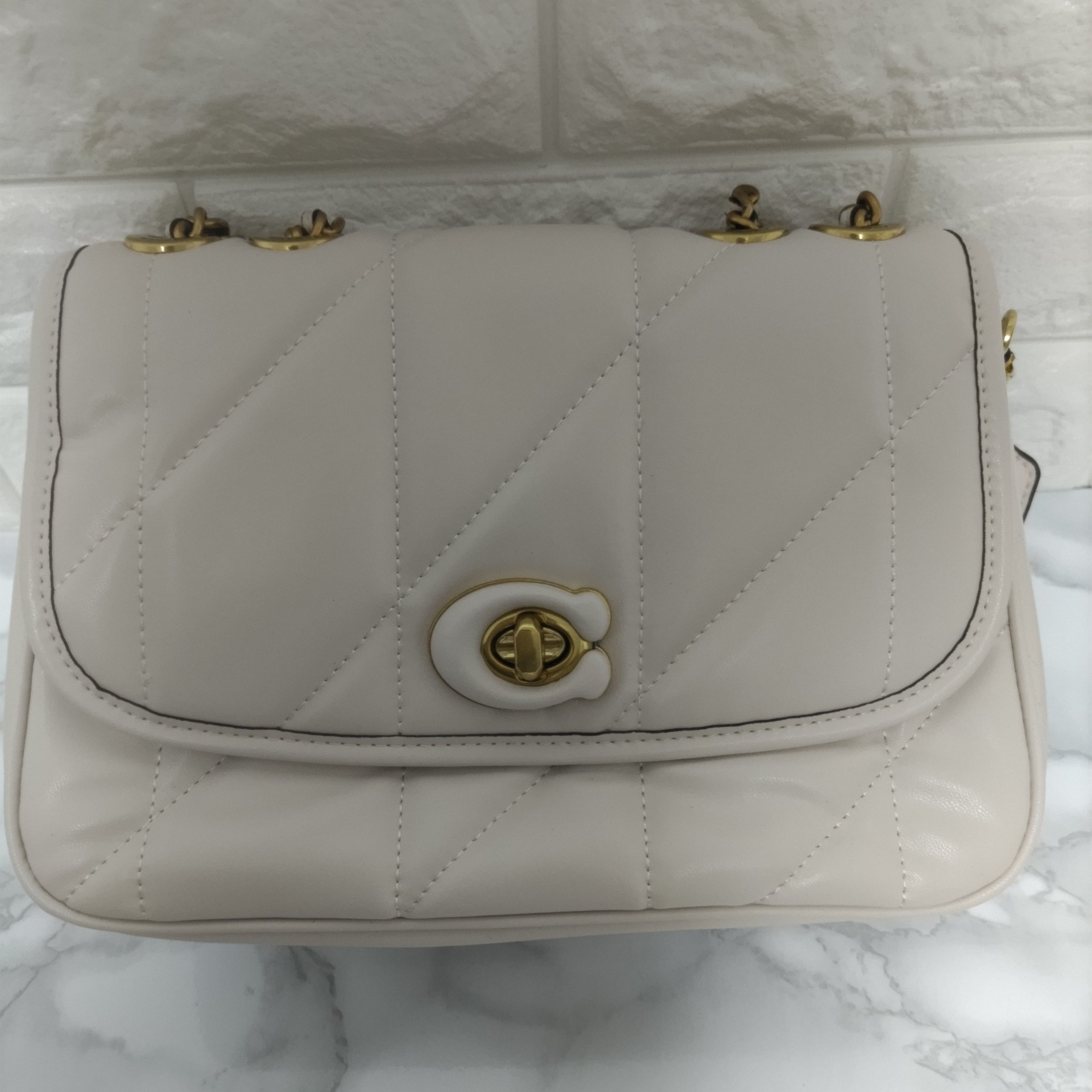 COACH コーチ ピロー マディソン ショルダー バッグ チョーク ホワイト