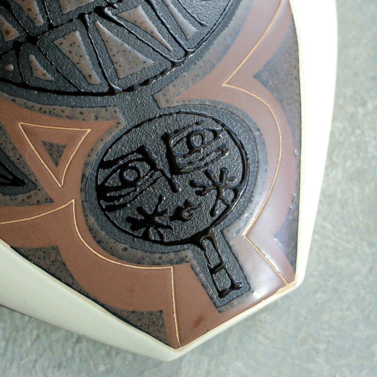 模様が美しい、魚のフラワーベース 1