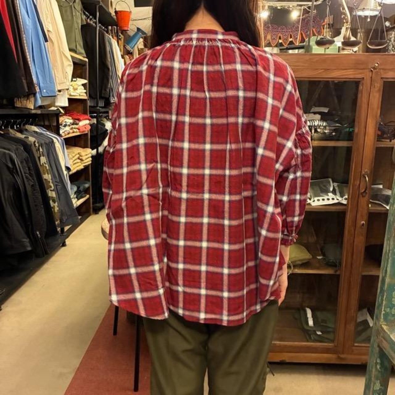 UNIVERSAL SEVEN　ユニヴァーサルセブン　ヘリンボンチェック トリプルシャーリングショートブラウス　アカチェック　シャツ　長袖ブラウス　バンドカラー