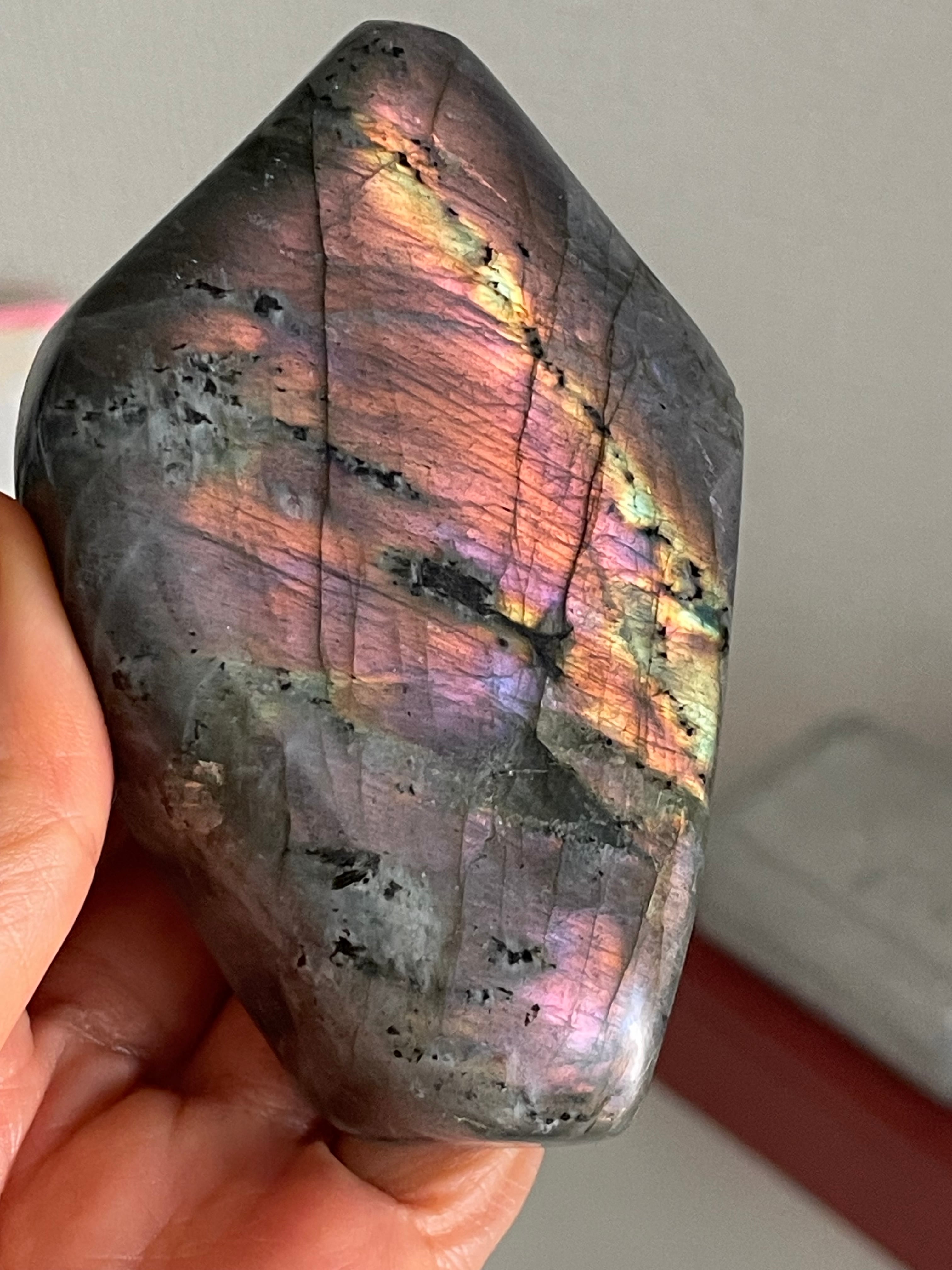 ラブラドライト　ピンクフラッシュ 風のエレメント》ピンクラブラドライト【驚きの大変身】 | CRYSTAL