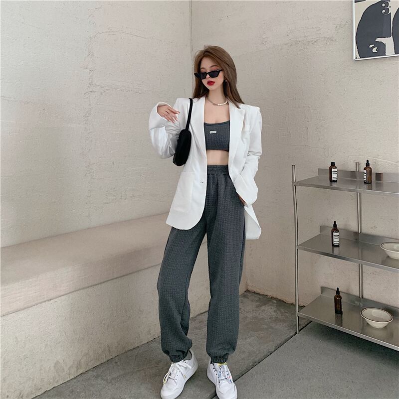 グレーのハイウエストカジュアルパンツレディース秋ルーズストレートワイルドパンツタイスポーツパンツインタイド ブラックストロベリース55578970450