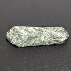 セラフィナイト【緑泥石】 ルースA