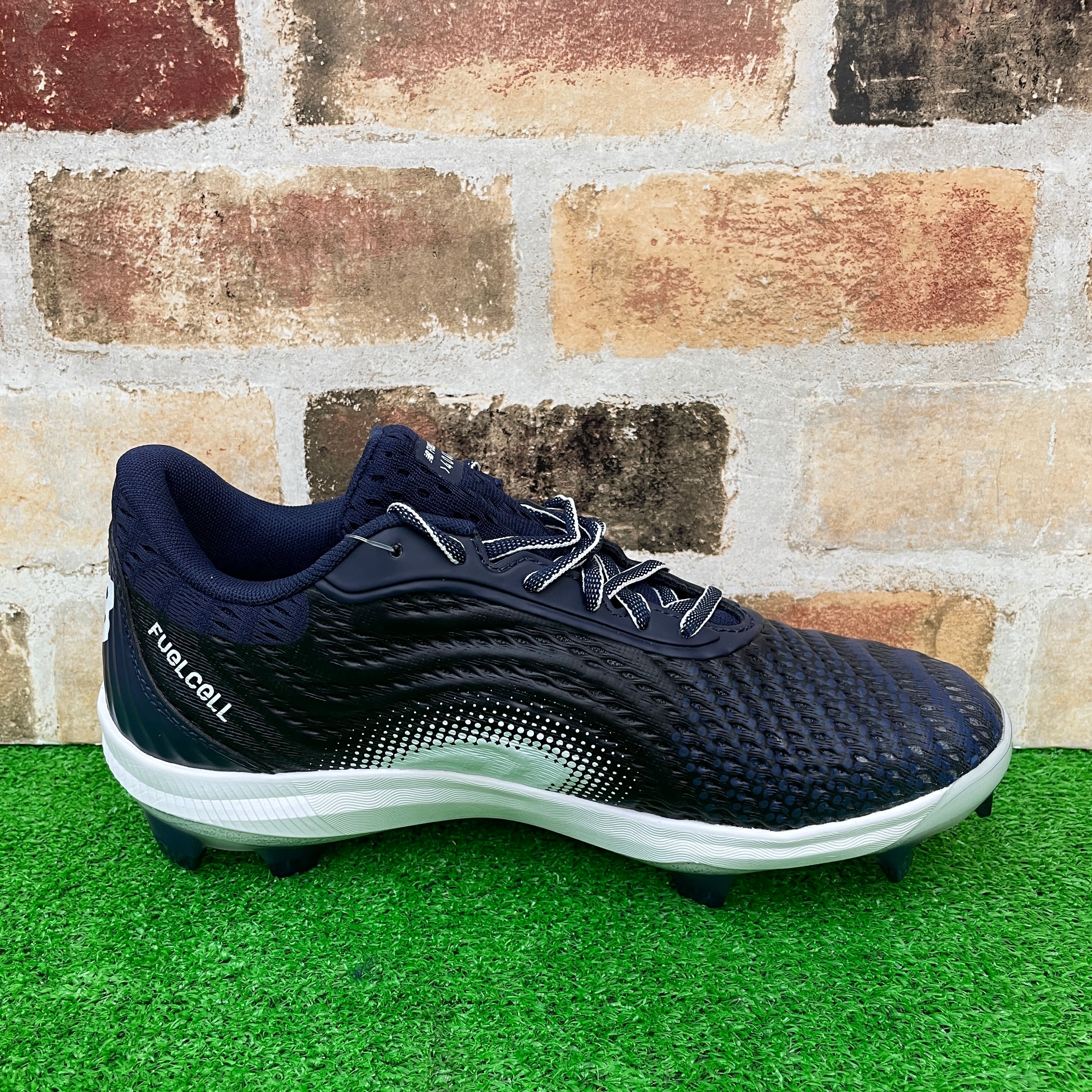 SALE】NB ニューバランス ポイントスパイク FuelCell PL4040N7