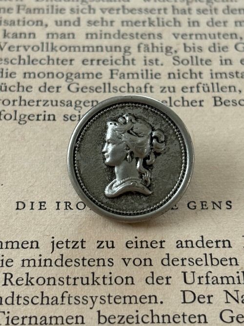 22mm フランスアンティークボタンcoinderoux コアンドロー 貴婦人の横顔 メタルボタン アクセサリーパーツ デコレーション材