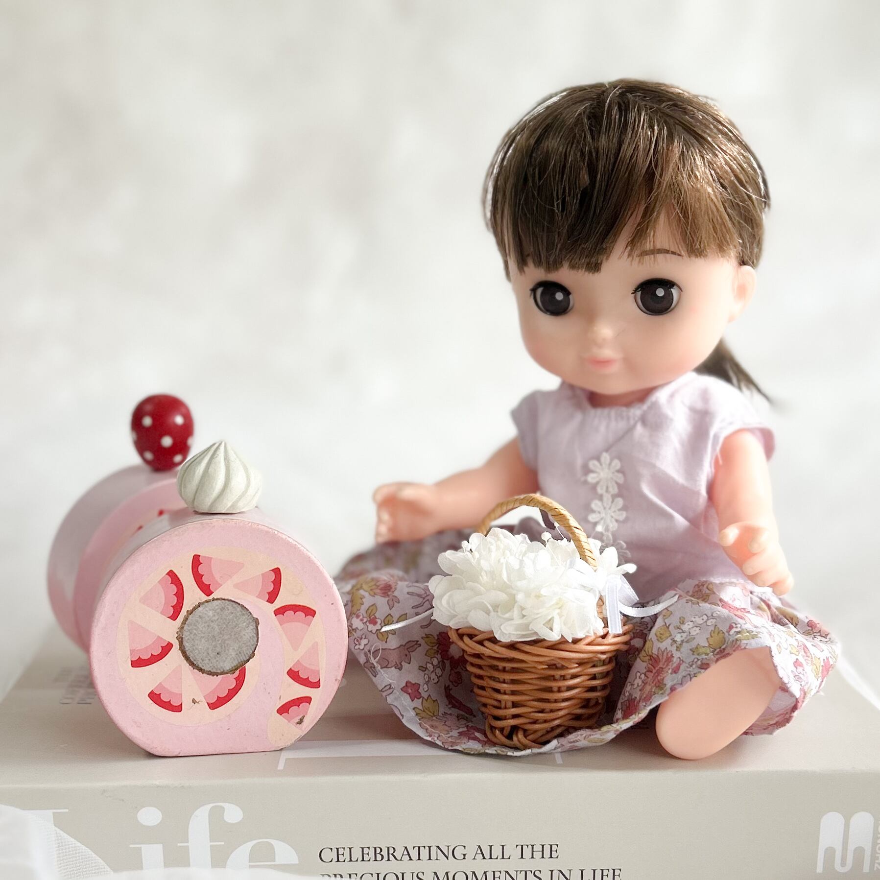 Doll white flower basket