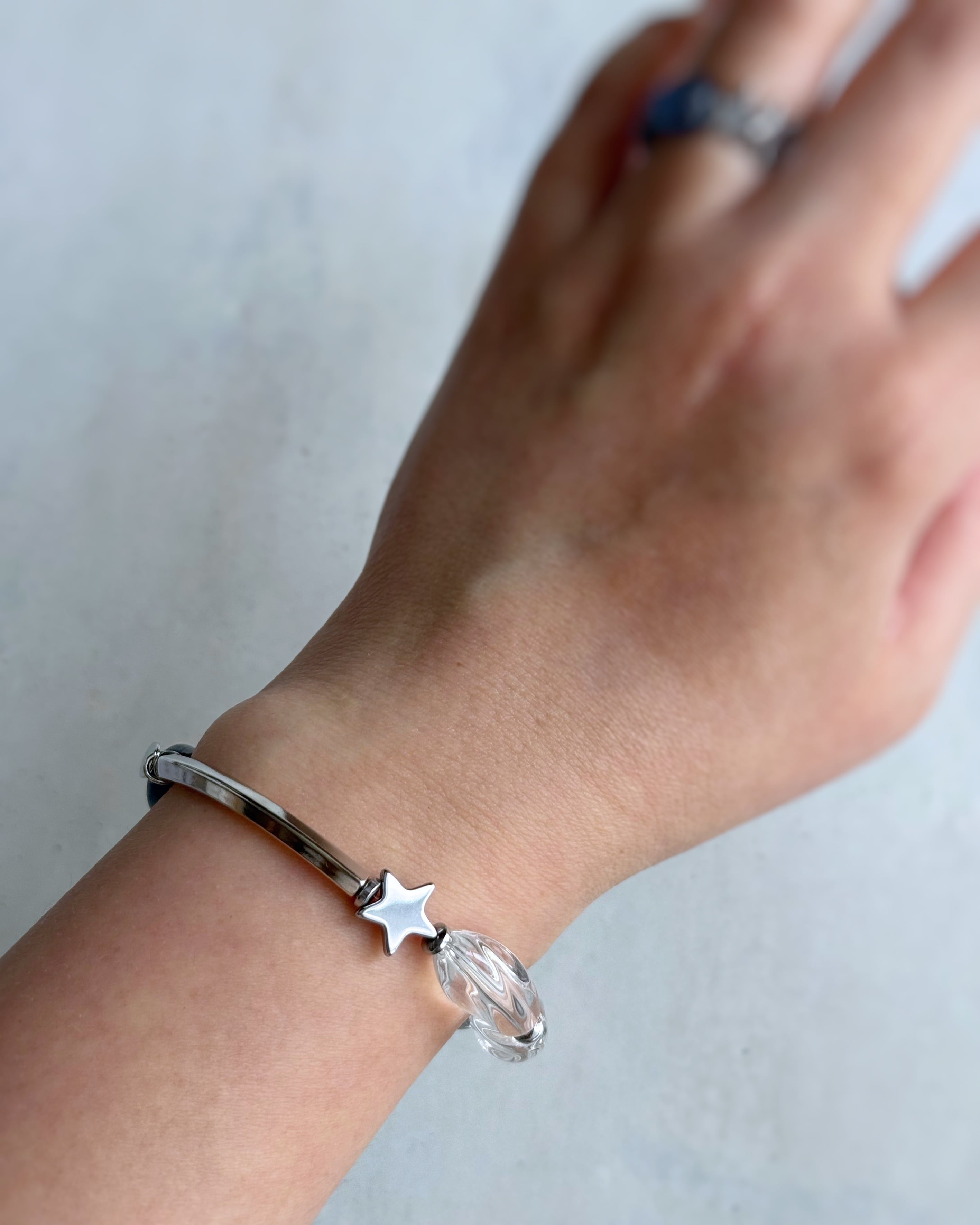 Tube & stone bracelet(カイヤナイト×クォーツ)