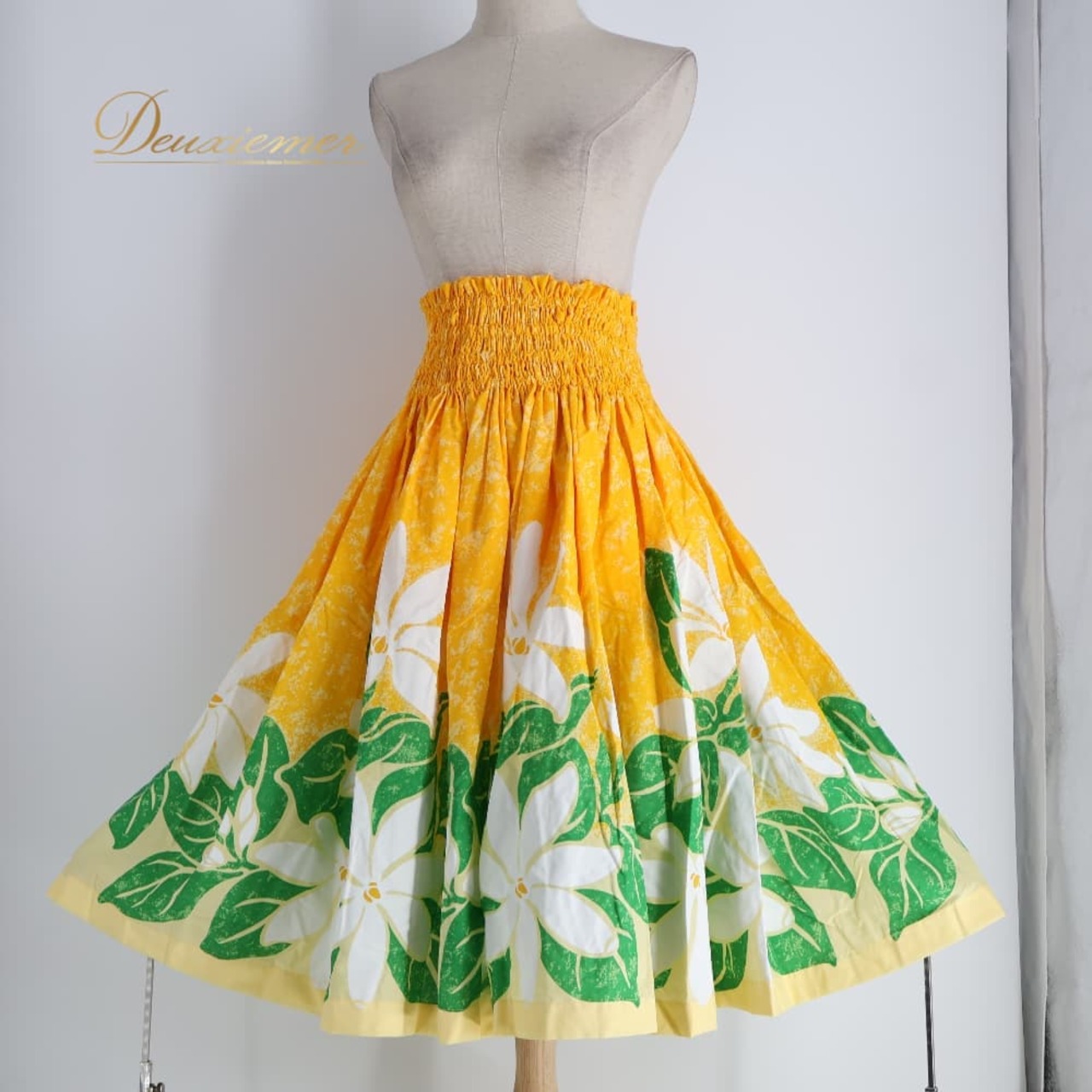 フラダンス 衣装 Aloha Emika アロハエミカ パウスカート イエロー系 ティアレ柄 花柄 黄 緑 白 明るい かわいい ダンス衣装 イベント ステージ 練習 レッスン ハワイアンプリント アロハ グリーン系 ホワイト系