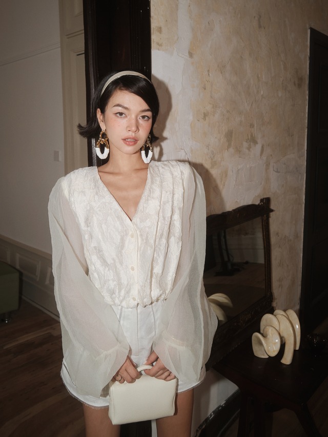 Beige satin long puff sleeves【H00036】