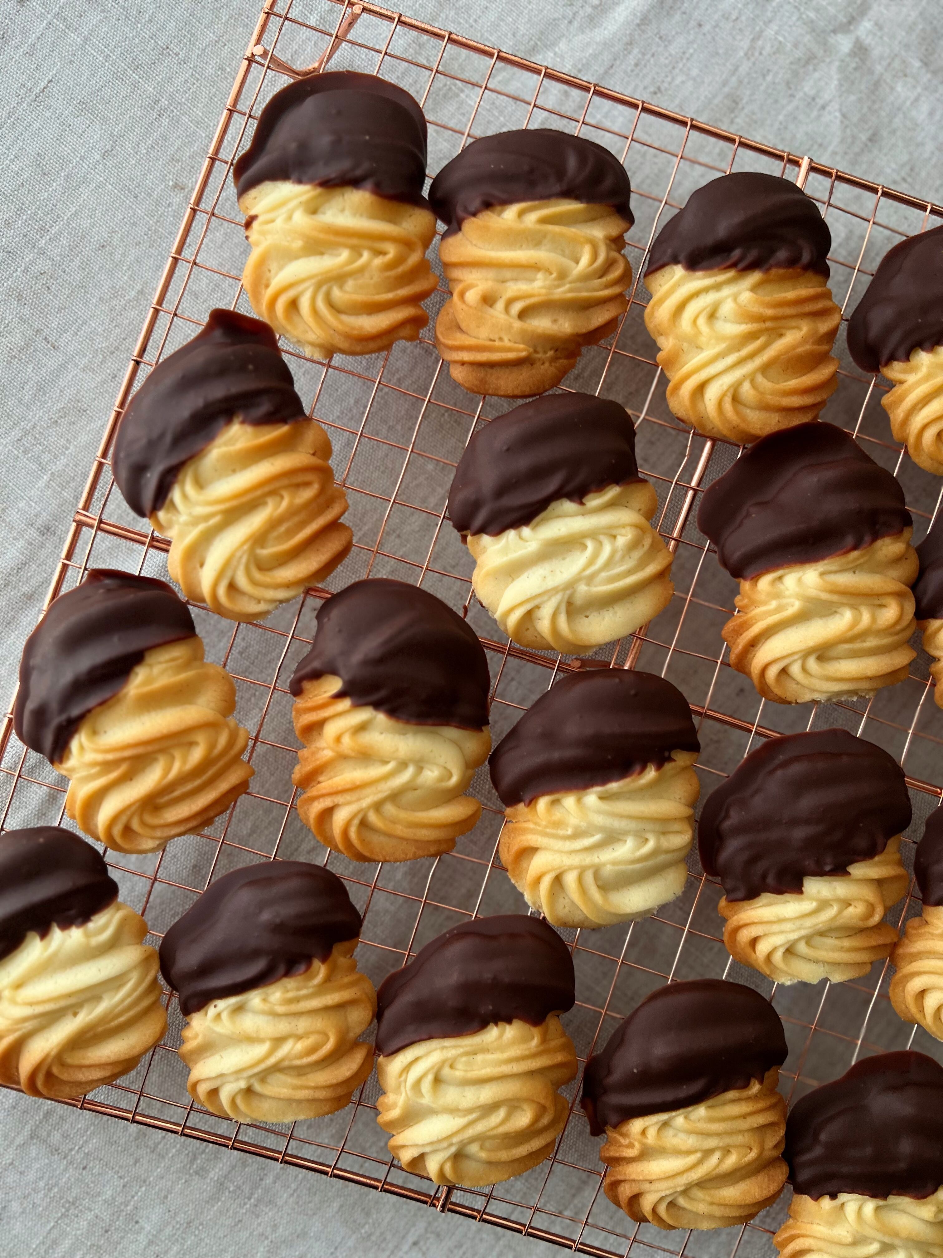 絞り出しクッキーチョコがけ