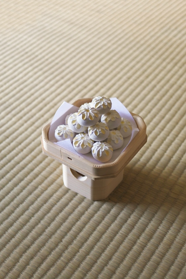 菊のお月見団子