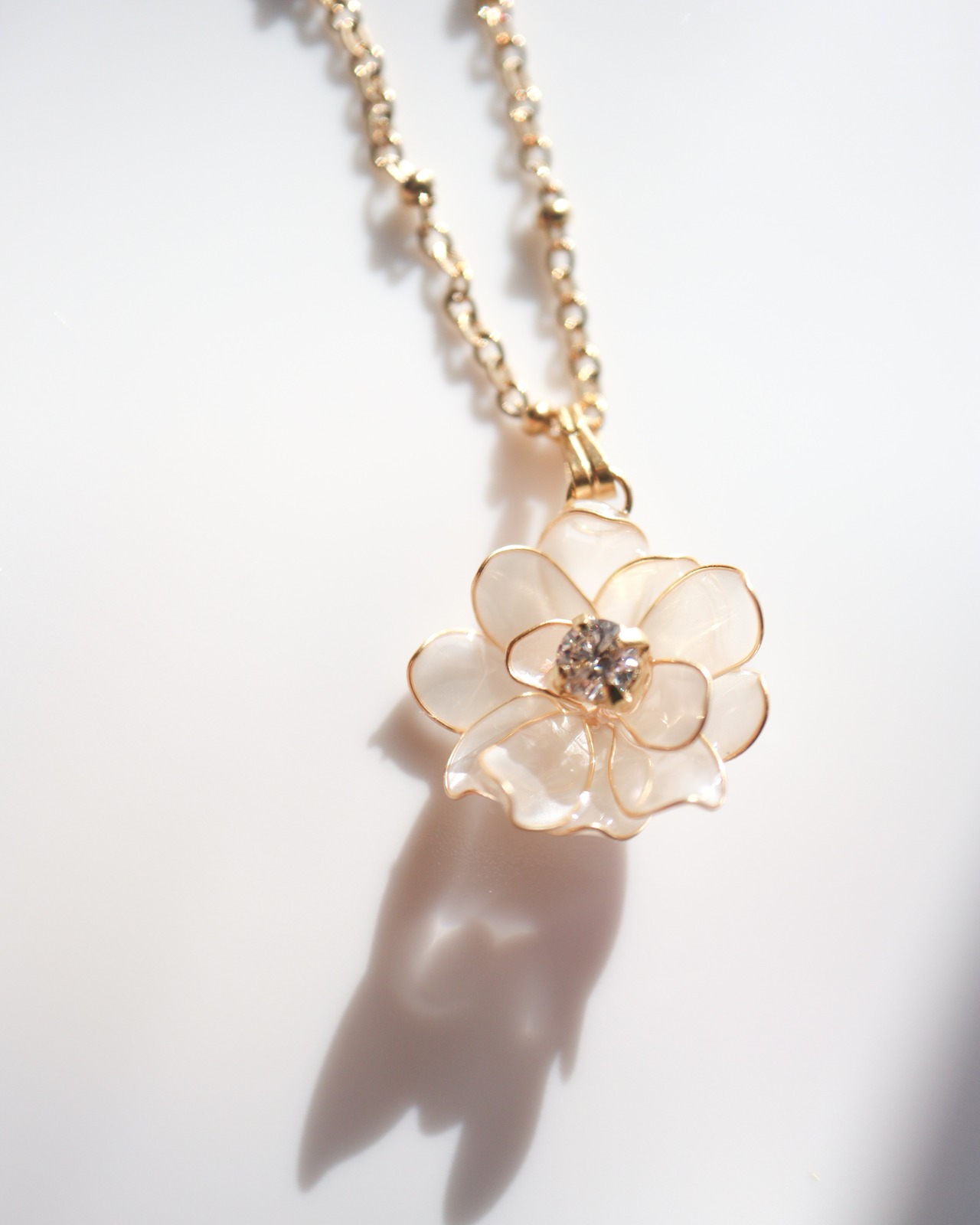 ”尊ぶ（peony dahlia）ネックレス”