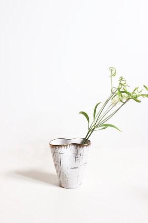 White wave vase