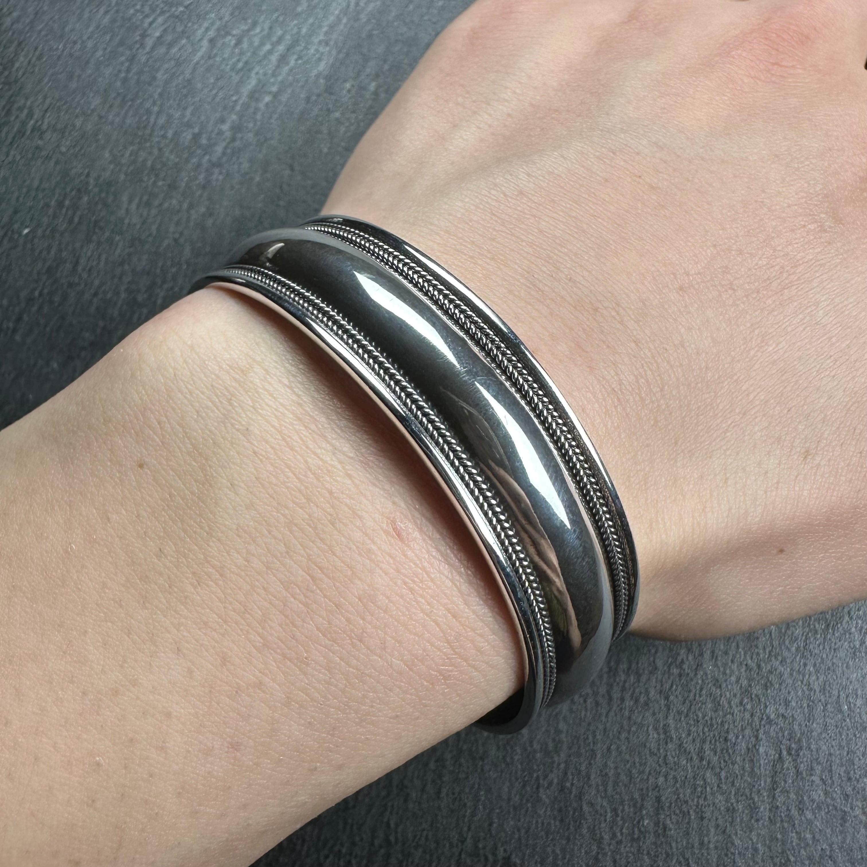 シルバー925 Silver ワイドトライバルバングル/軽研磨仕上げ シルバー925 silverトライバルデザインバングル/軽研磨仕上げ | envy