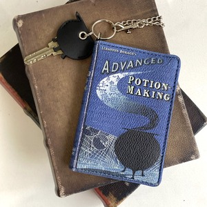 F218165-74_Harry Potter×Flapper魔法薬学教科書二つ折りパスケース