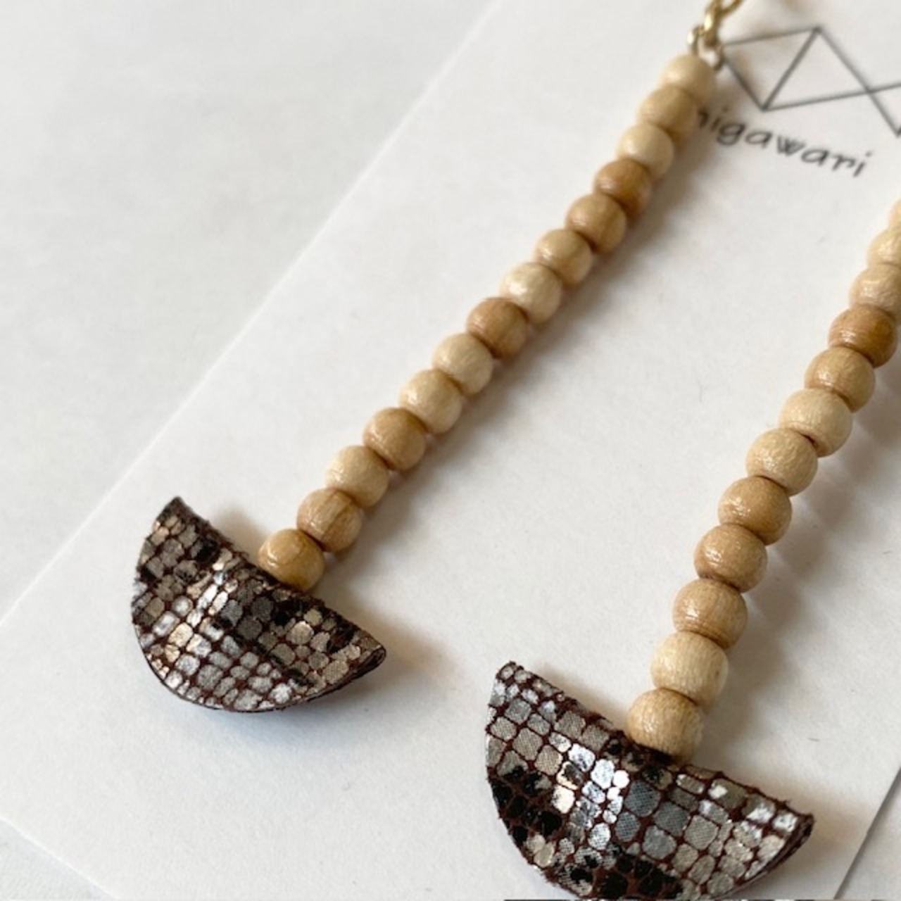 higawari :wood gyozaピアス