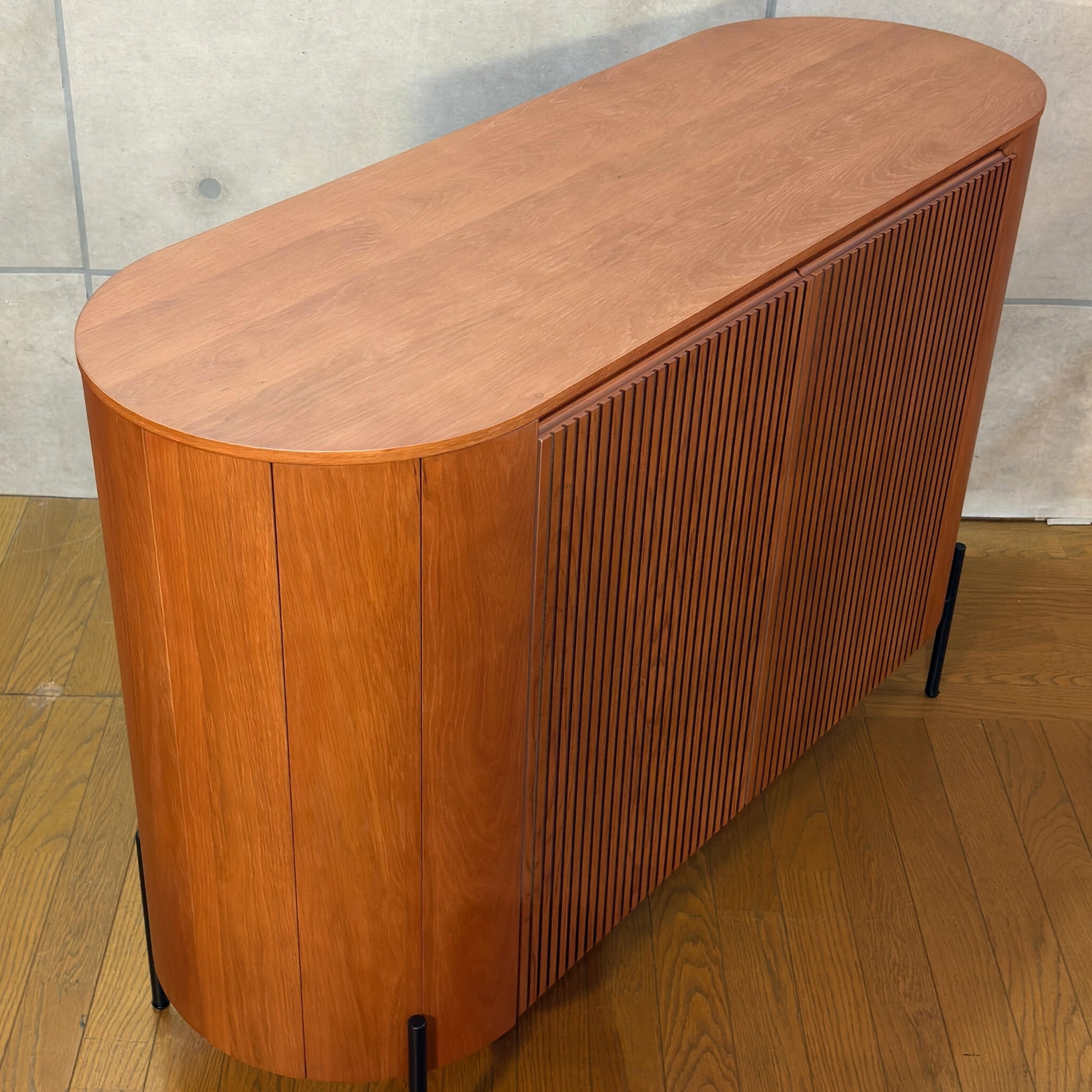 ミッドセンチュリー　木製オーバル型キャビネット ミッドセンチュリー 木製オーバル型キャビネット ミッドセンチュリー