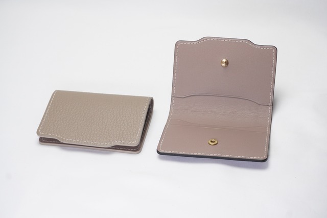 二つ折りカードケース