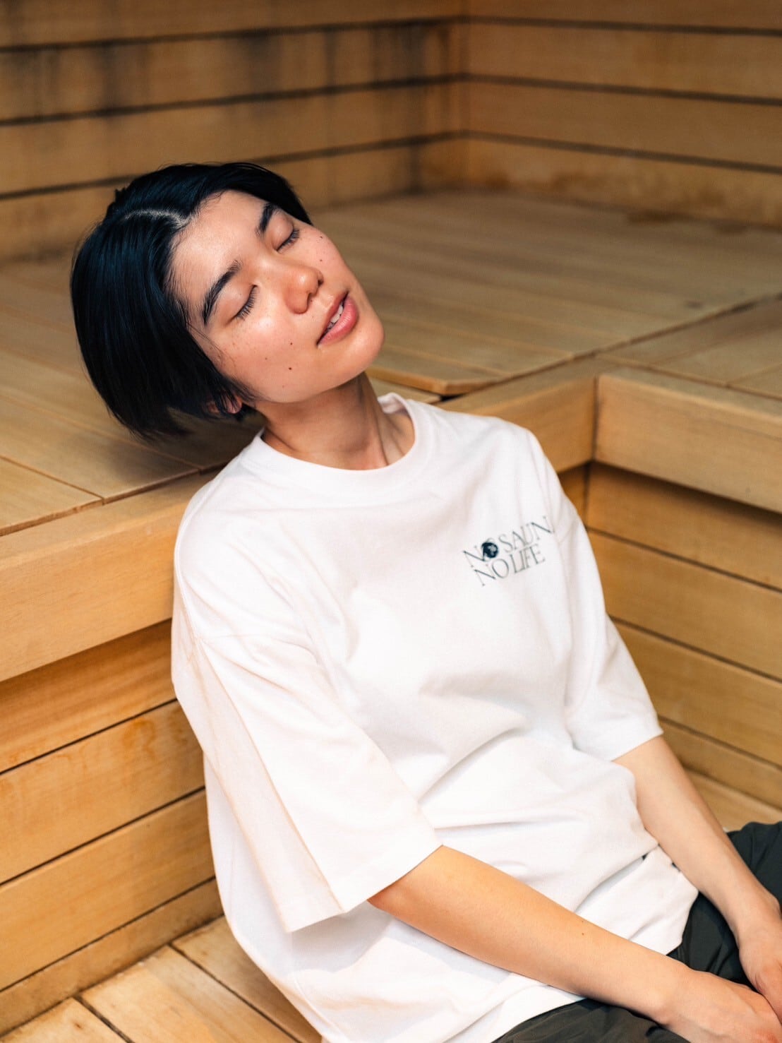 再入荷】SAUVENIRコラボ 品川HEAVEN Tシャツ（白） | 品川サウナ｜公式