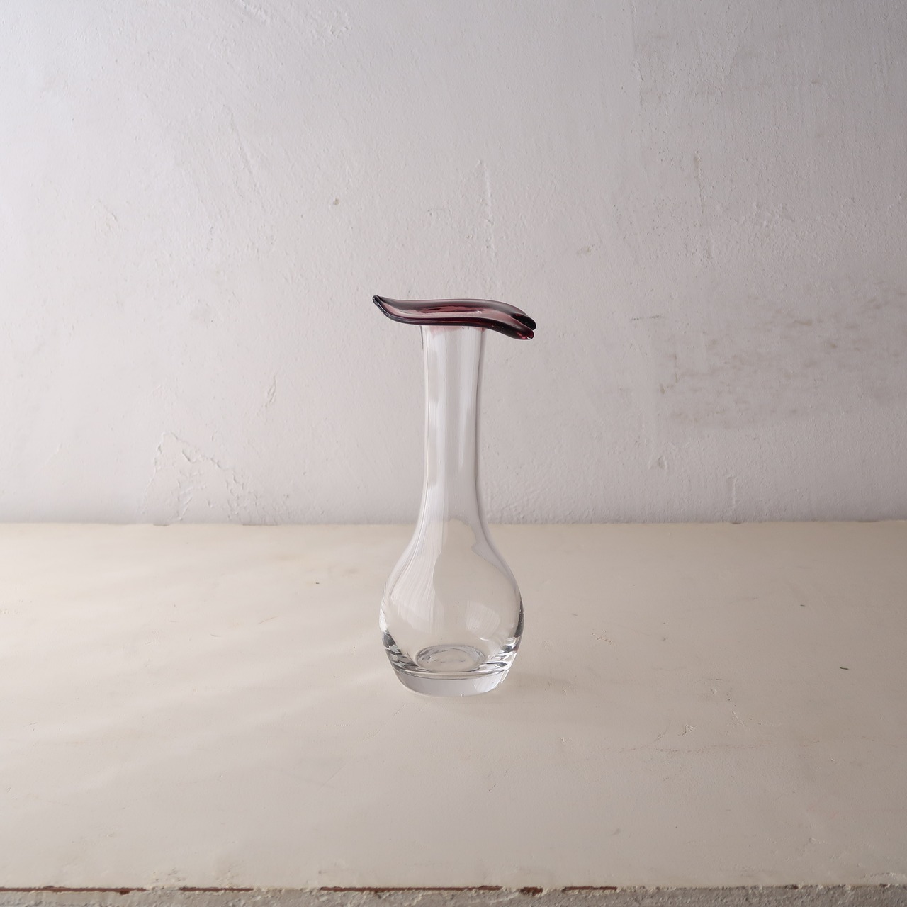 桜の花びらのようなフラスコ花瓶2