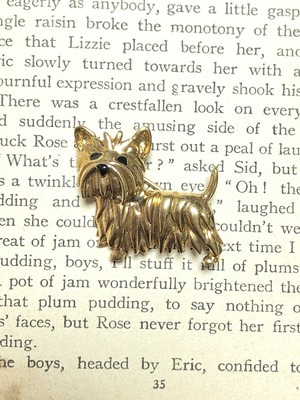 【Run Rabbit Run Vintage】Terrier Dog brooch