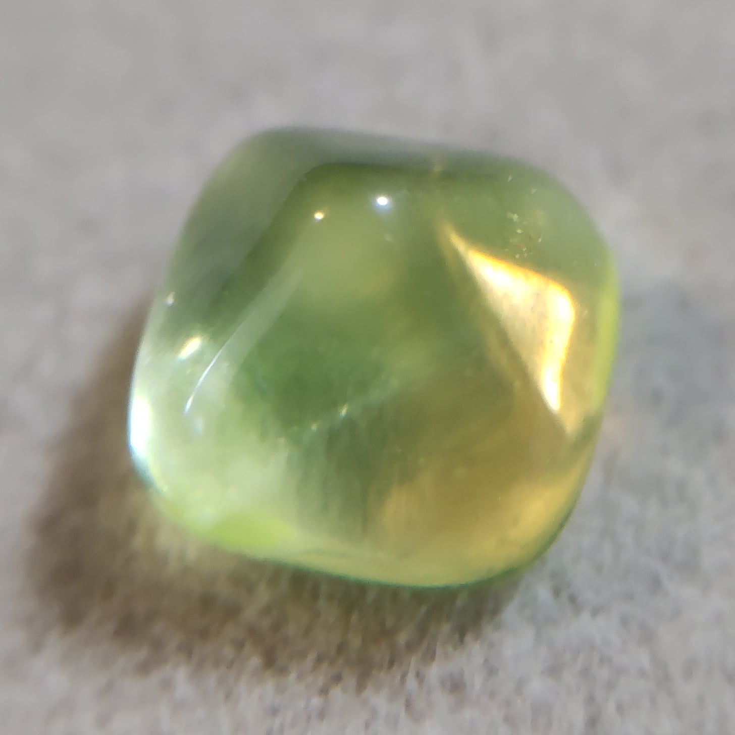ウランガラス 2.04ct【2504-035】 | TABLE STONE