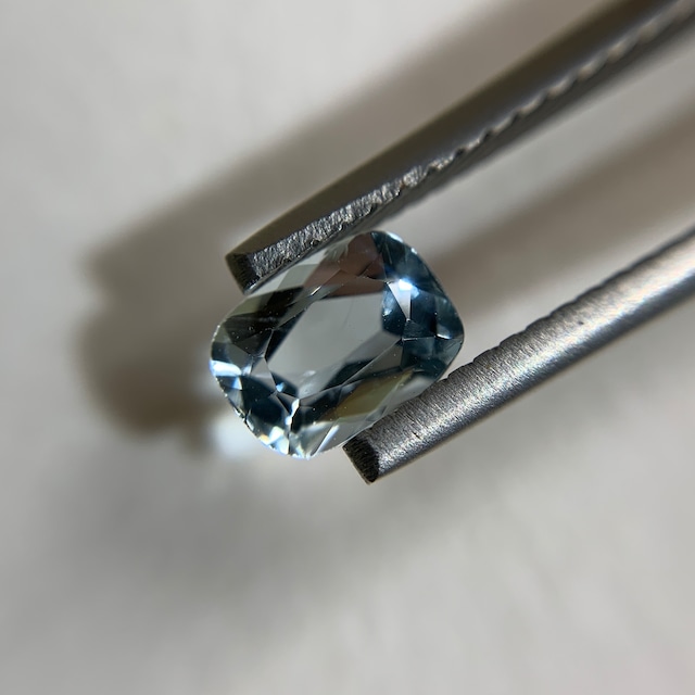 アクアマリン　0.78CT　アクアブルー