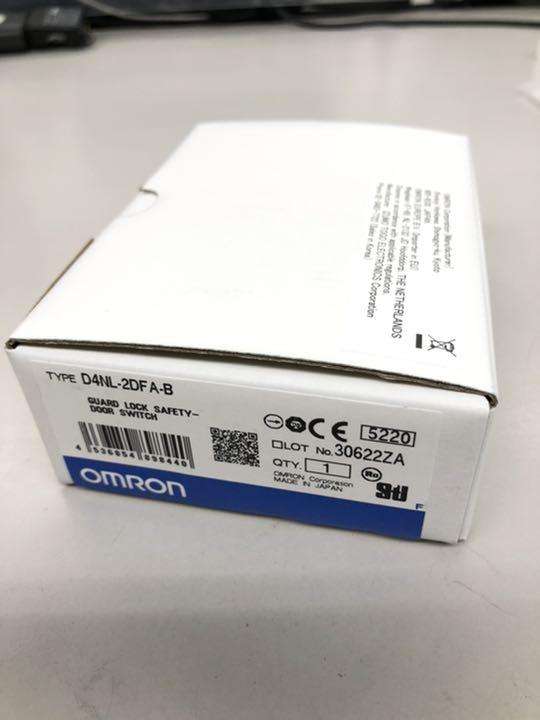 新品 OMRON D4NL-2AFA-BS 小形電磁ロック セーフティドアスイッチ TACTICSSHOP base店