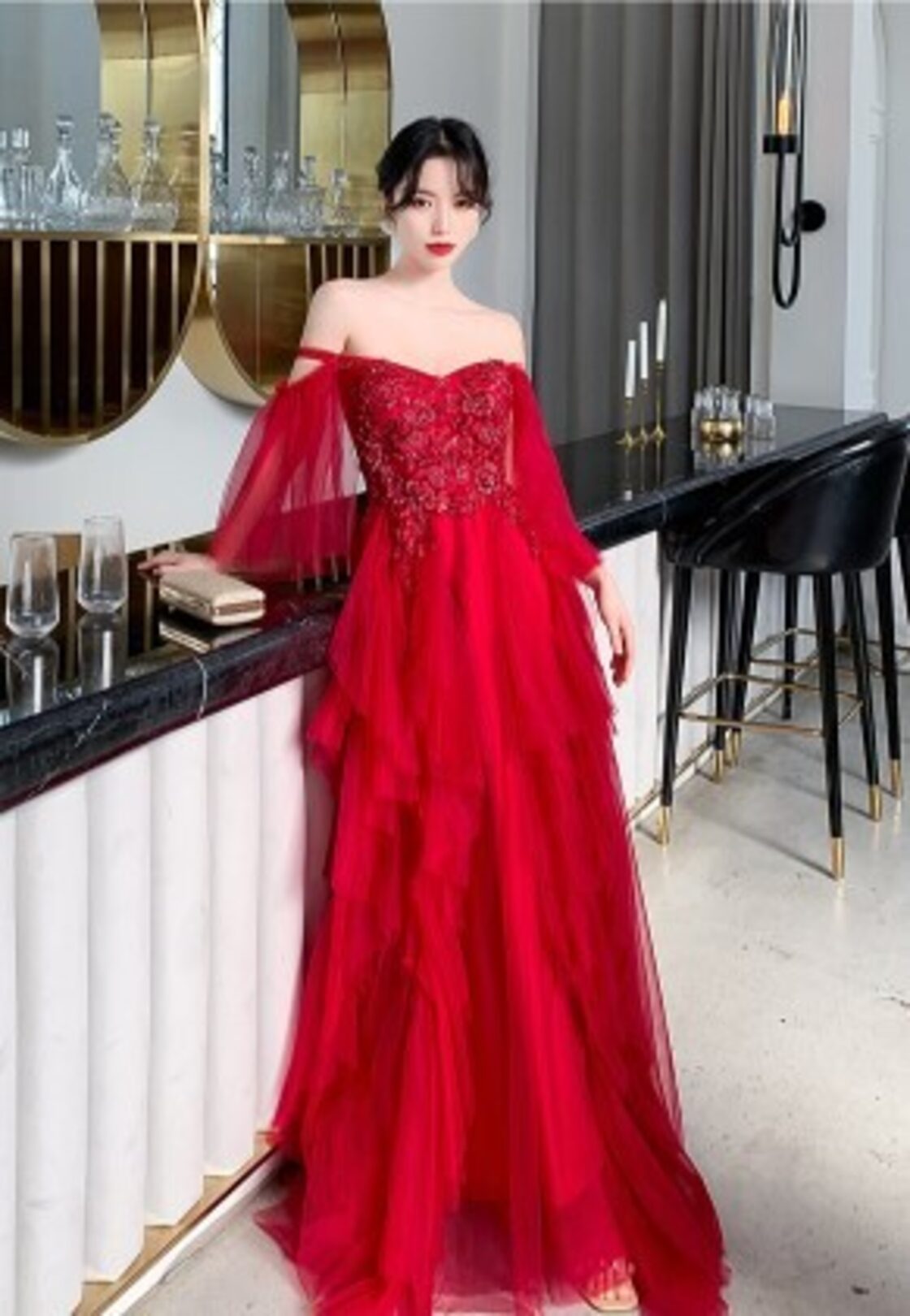 エレガントなストラップレスドレス （イブニングドレスの女性の宴会  