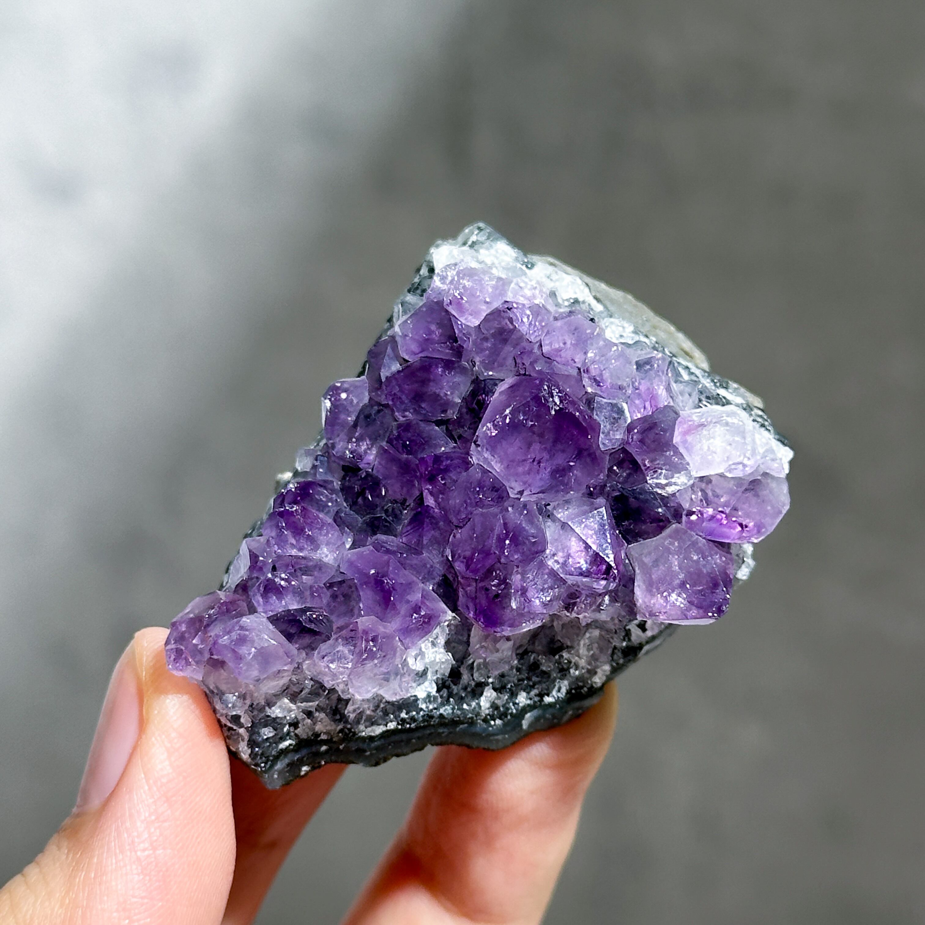 ウルグアイ産アメジスト 原石84◇ Amethyst ◇天然石・鉱物・パワーストーン
