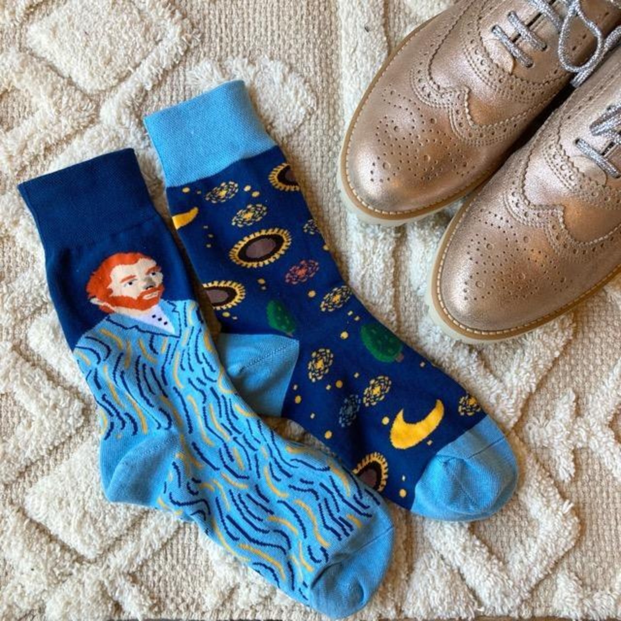 TOPANGA SOCKS Lady's　アシンメトリーソックス　gogh　ゴッホ　ブルー　ひまわり　月夜　アートソックス　　靴下　ユニーク　プチギフト　クルーソックス
