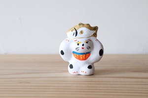 habotan　金マグロ乗両手招き猫