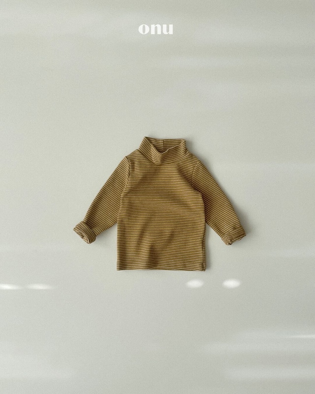 予約⌇onu/ Soft stripe half turtleneck