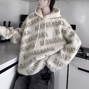 フード付きロゴセーター C10538