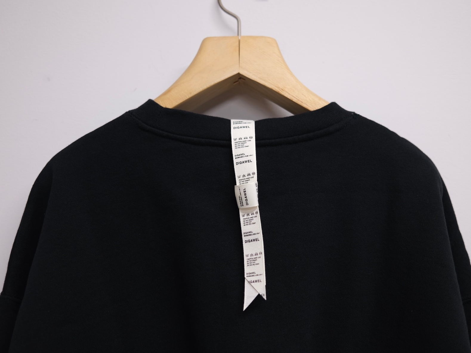 DIGAWEL”Print sweatshirt (ready-made)② Made Blanks Black” | Lapel